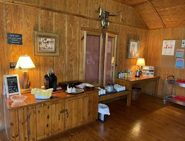 West 1077 Guest Ranch - Red Bud Room 11 hotel detail image 4