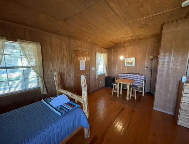 West 1077 Guest Ranch - Red Bud Room 11 hotel detail image 3