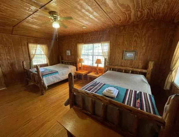 West 1077 Guest Ranch - Red Oak Room 6 hotel detail image 3