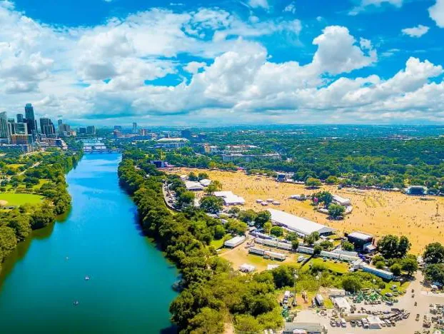 Stylish Mid Century w Fenced Yard by Lodgewell hotel detail image 4