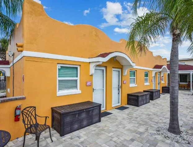 Upham Beach Inn - #9 1BR Suite hotel detail image 4