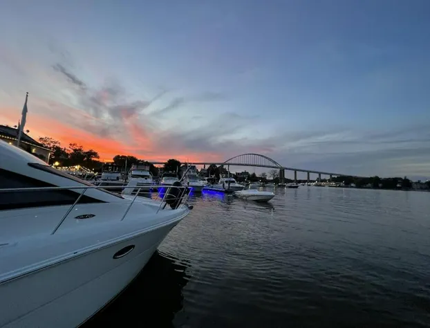 Hook Wine & Sinker~sleeps 14 to 16 includes slip at Inn water views!!! hotel detail image 4