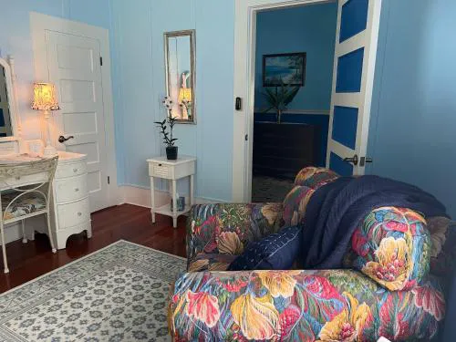 Guest Suites at Aloha Boutique Vegan B&B Inn - alcohol-free & smoke-free hotel detail image 4