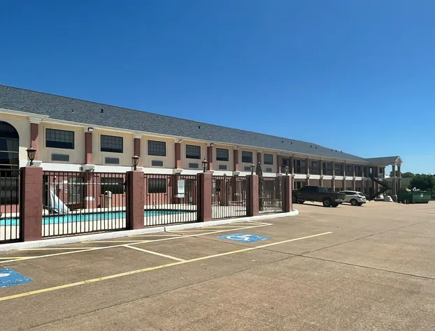 Studio 6 Suites Brenham, TX hotel detail image 1