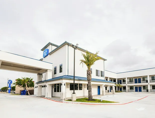 Palace Inn Blue Edgebrook hotel detail image 2