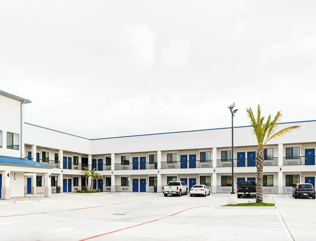 Palace Inn Blue Edgebrook hotel detail image 3