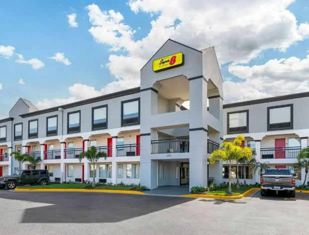 Super 8 by Wyndham Orlando Near Florida Mall hotel detail image 1