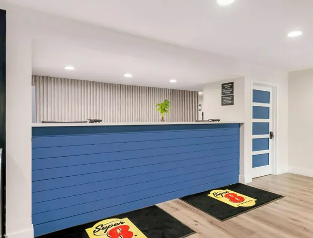 Super 8 by Wyndham Orlando Near Florida Mall hotel detail image 3