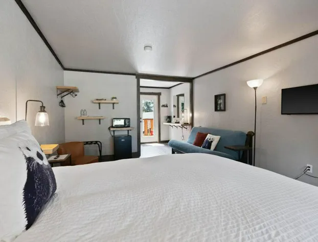 Lake Village Lodge hotel detail image 4