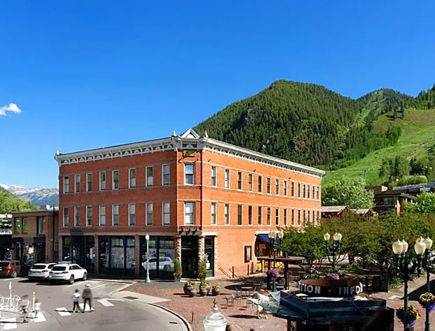 Independence Square 205, Stylish Hotel Room with AC, Great Location in Aspen hotel detail image 1