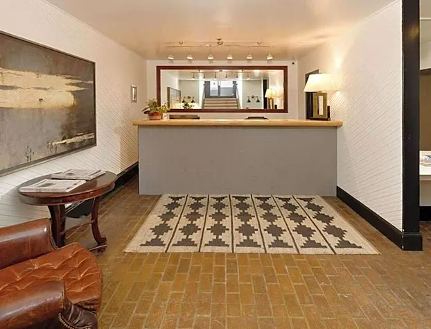 Independence Square 205, Stylish Hotel Room with AC, Great Location in Aspen hotel detail image 2