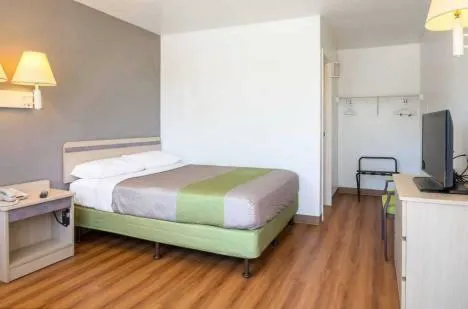 Motel 6 hotel detail image 1