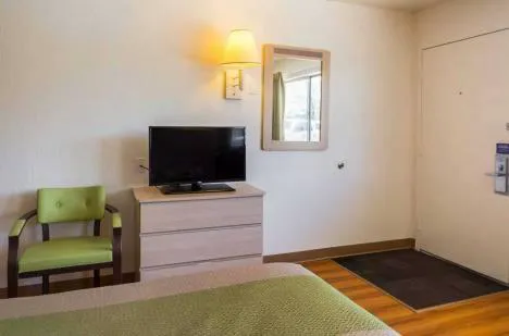 Motel 6 hotel detail image 2