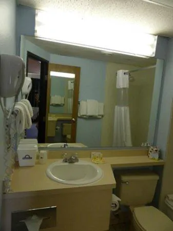 Motel 6 hotel detail image 4