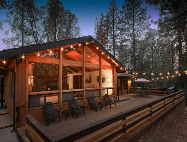 The Lodge at Uli Pines by BnB Yosemite hotel detail image 2