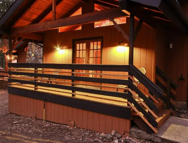 The Lodge at Uli Pines by BnB Yosemite hotel detail image 3