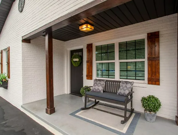 Blue Valley Inn - Hot Tub & Spacious Play Area! hotel detail image 1