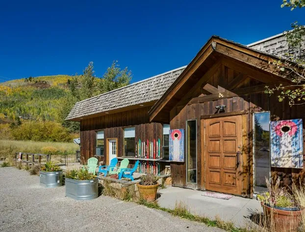 49617 HWY 550 Inn Full Listing hotel detail image 2