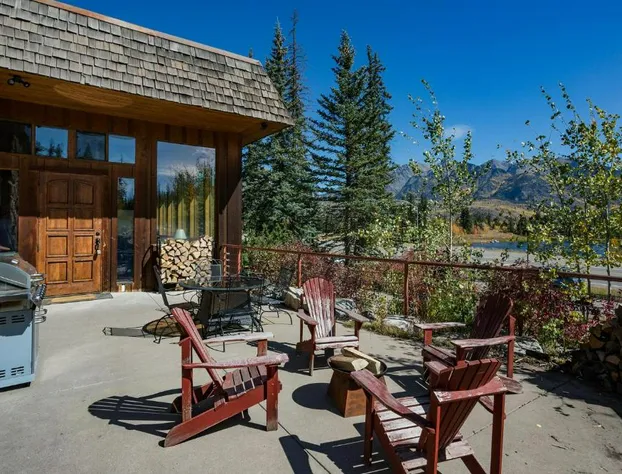 49617 HWY 550 Inn Full Listing hotel detail image 3