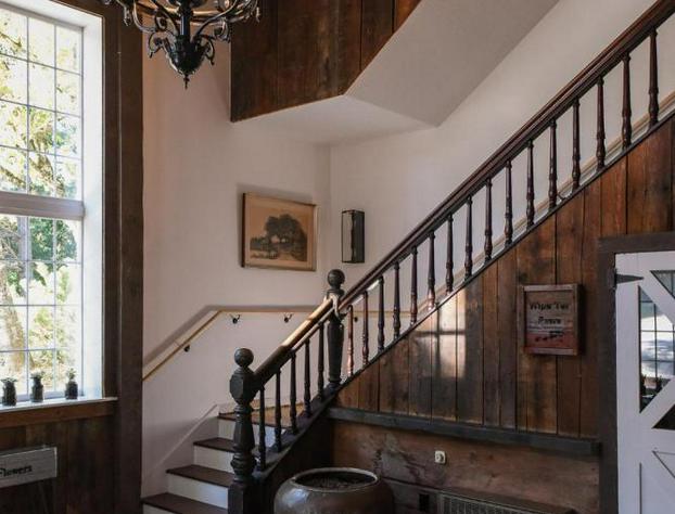 Farm Road Estate - Inn Room 8 hotel detail image 4