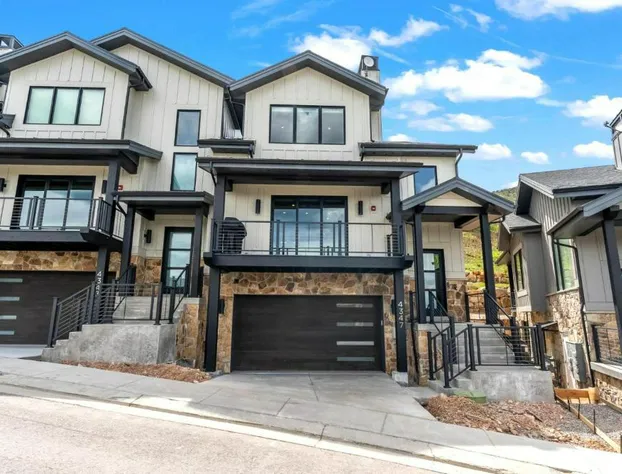 KBM Resorts FWT 4347 Luxurious 5Bdrm Pool Table and TV Room chefs kitchen Wi-fi hotel detail image 3