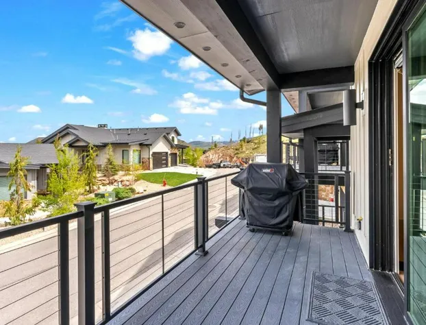 KBM Resorts FWT 4347 Luxurious 5Bdrm Pool Table and TV Room chefs kitchen Wi-fi hotel detail image 4