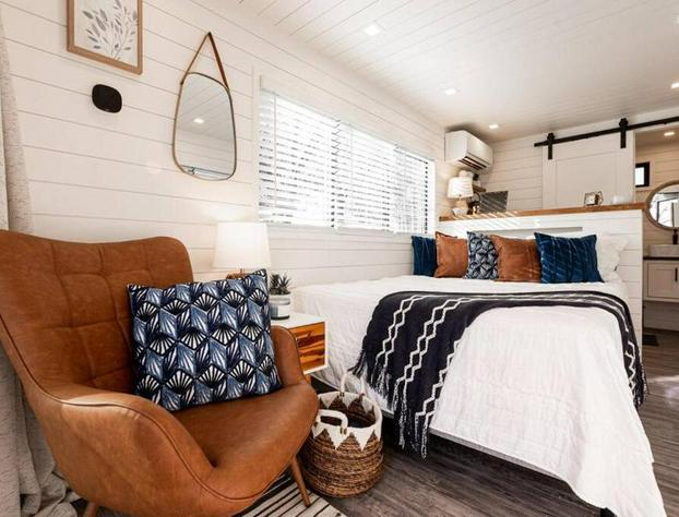 The Oak Harbor-Tiny Container Home near Magnolia hotel detail image 4