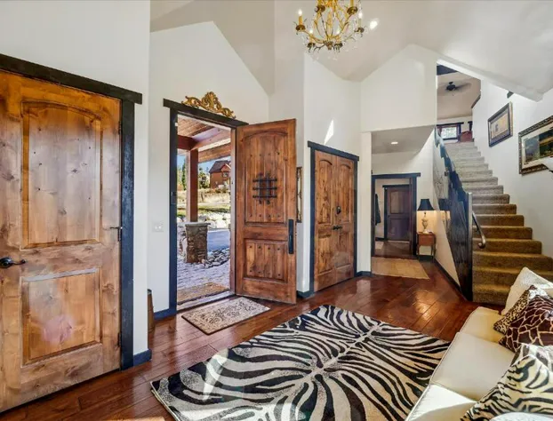 Silver Circle Lodge home hotel detail image 4