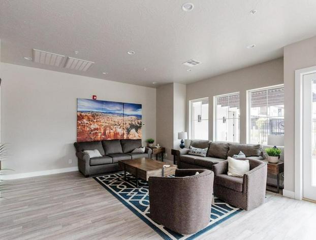 Ocotillo 24 Sleeps 16 Beautiful New Home Near Resort Splash Pad Views Resort Amenities hotel detail image 3