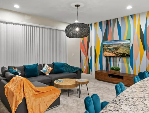 Windsor Resort 5br Private Poolhot Tub & Lakeview hotel detail image 4