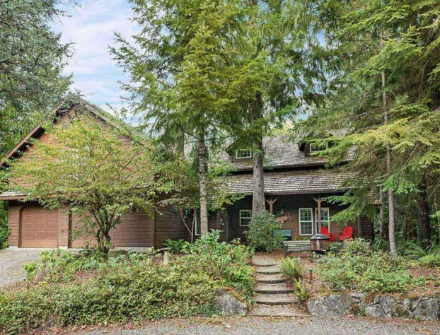 Lazy Bear Lodge hotel detail image 1