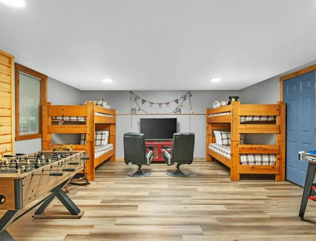 Lazy Bear Lodge hotel detail image 4