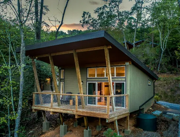 Pilot Cove Forest Lodging hotel detail image 1