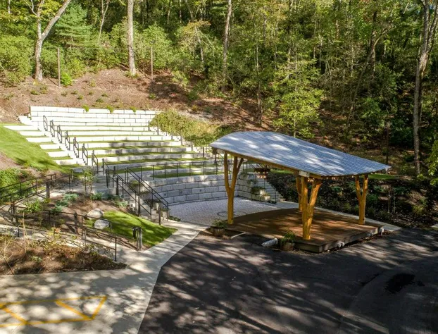 Pilot Cove Forest Lodging hotel detail image 2