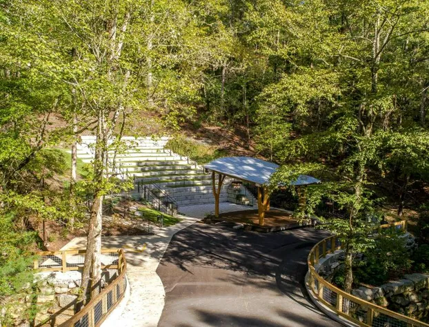 Pilot Cove Forest Lodging hotel detail image 4