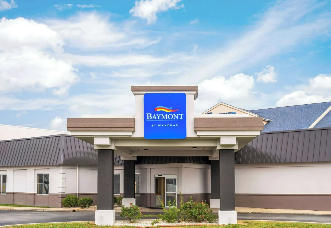 Baymont by Wyndham Indianapolis East hotel hero