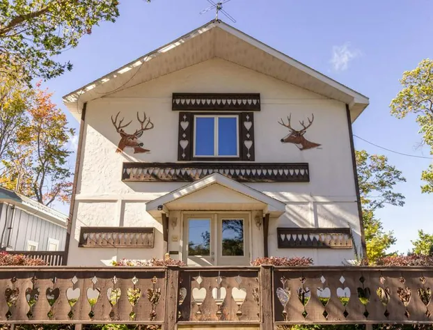 Cedar Oaks Lakeside Resort hotel detail image 1