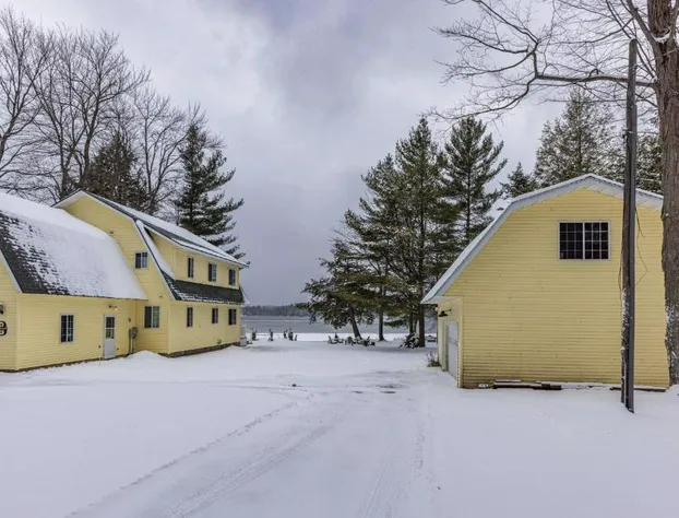 Lake Manistee Lodge Ski & Snowmobile Hideout hotel detail image 1