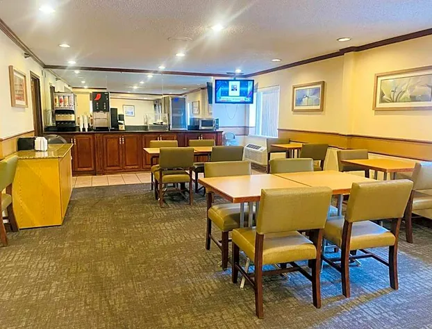 Norwood Inn Statefair Grounds hotel detail image 3