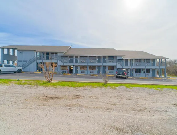 Regency Inn Three Rivers I-37 hotel detail image 2