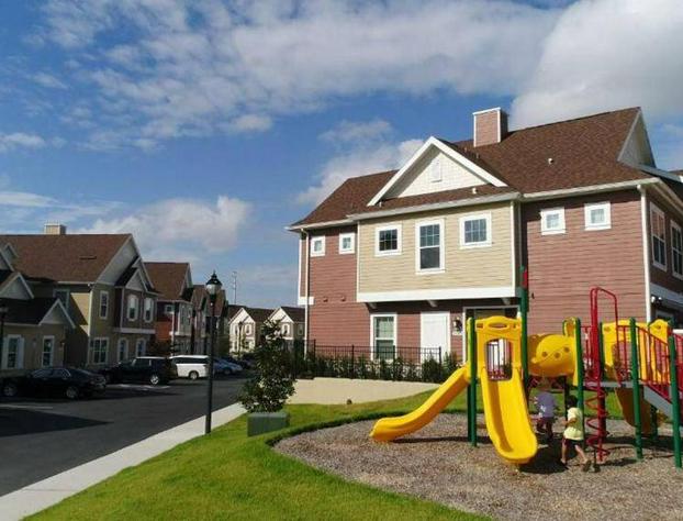 Beautiful 5 bed home Resort 5 minutes from Disney hotel detail image 3
