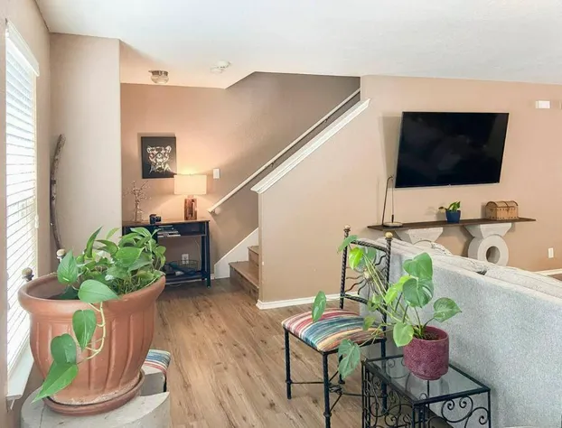 Big & cozy family home in NW SA hotel detail image 2