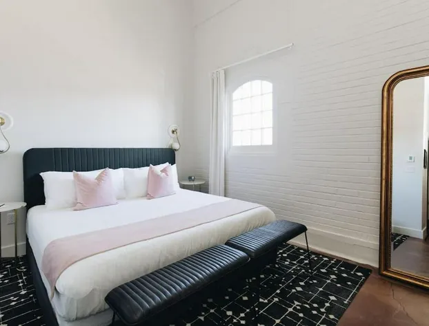 Glenmary Suite 204 at The Bellwether Hotel hotel detail image 3