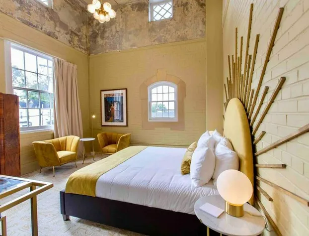 The Golden Hour Suite 201 at The Bellwether Hotel hotel detail image 4