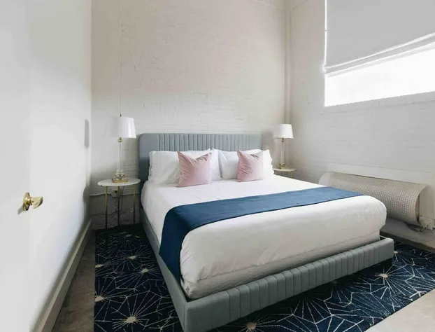 Edgeland Deluxe Suite 210 at The Bellwether Hotel hotel detail image 3