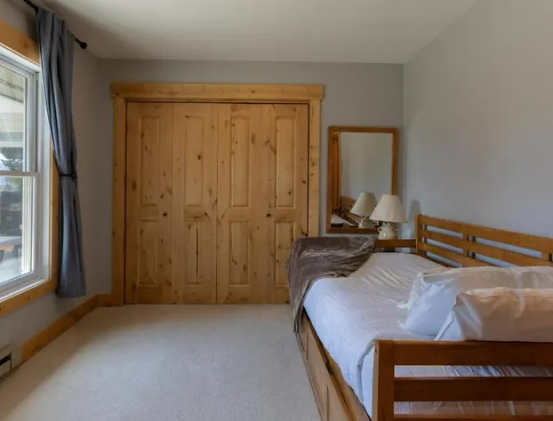 JHRL - Spacious 5 bedroom home a short walk to the base of Jackson Hole Mountain Resort hotel detail image 4