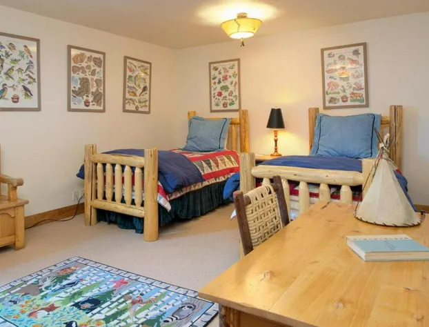 JHRL - Amazing 5-bedroom Granite Ridge Lodge #16 Hot Tub and Sweeping Views hotel detail image 4