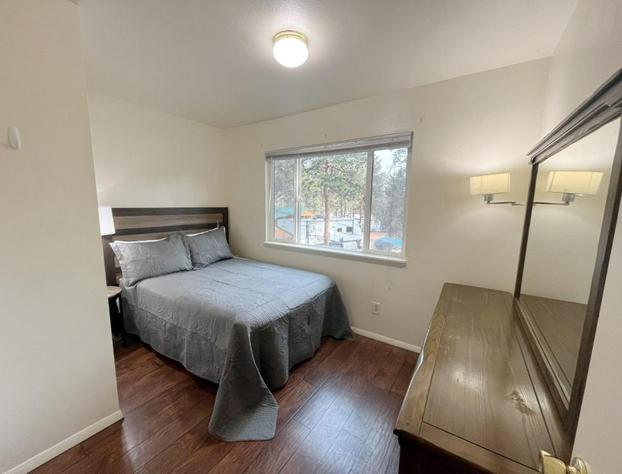 Welcoming 2 bedroom suite with private yard hotel detail image 2