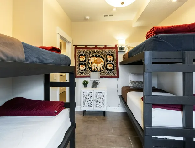 Aspenwood Manor hotel detail image 3