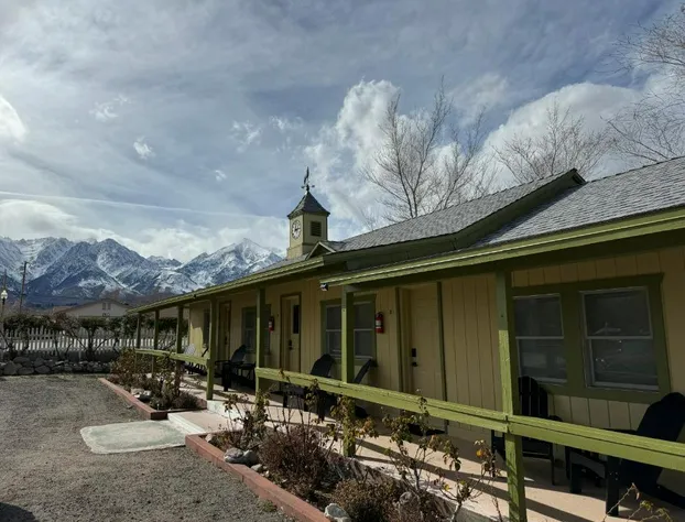 Eastern Sierra Motor lodge hotel detail image 2